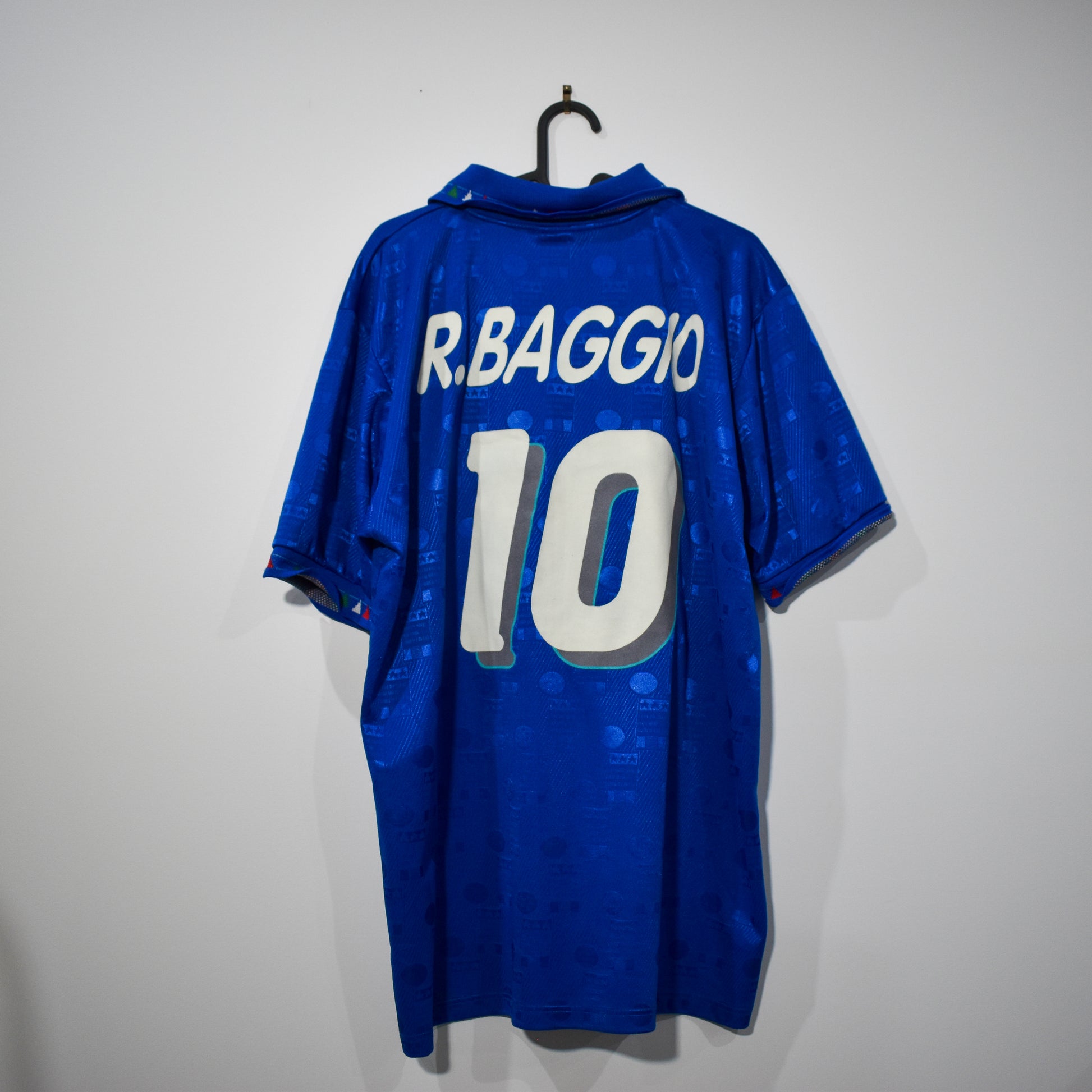 Italy Home 1994 - Roberto Baggio #10 – Across Goal